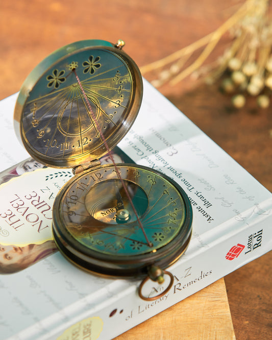 Vintage Brass Sundial Compass – Antique Maritime Navigation Instrument, Collectible Pocket Compass & Nautical Home Décor